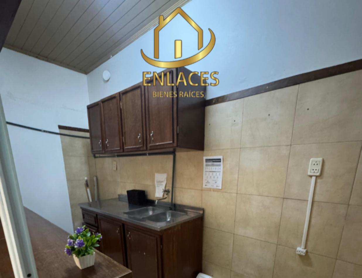 Propiedad centrica en alquiler con oficinas y/o consultorios